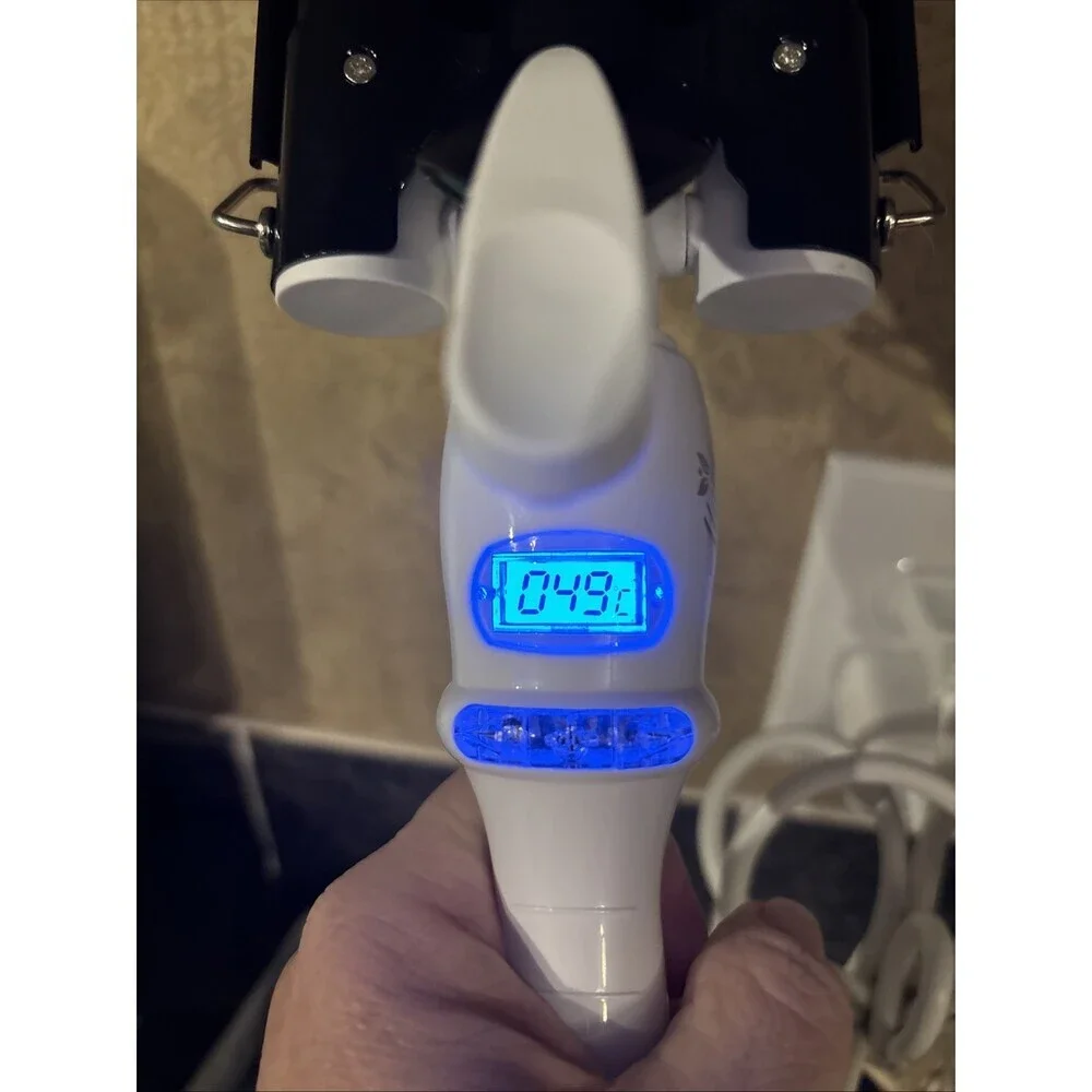 Alure Triple Barrel Hair Waver 1in Ceramic AT102W Black/White Digital Curling
